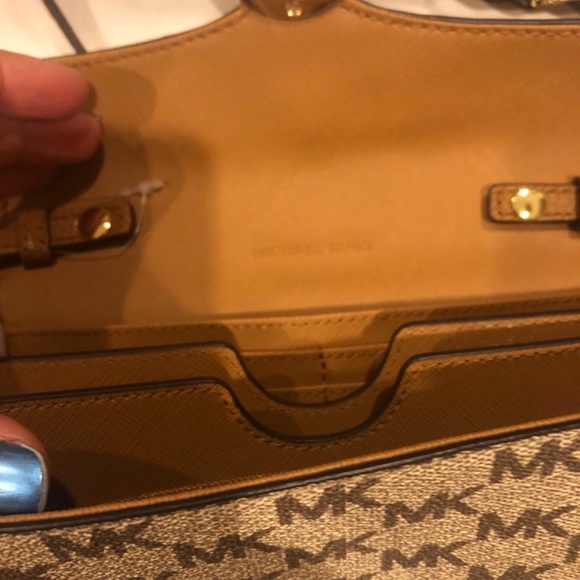 Michael kors wallet purse crossbody new - Picture 3 of 4